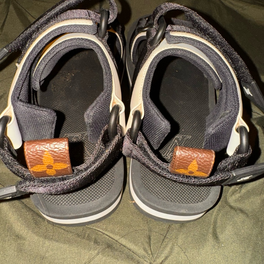 LV sandals - Picture 2 of 4
